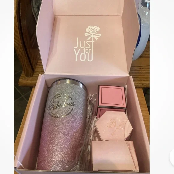 NEW Mystery Bath gift set with Tumbler - Picture 3 of 14